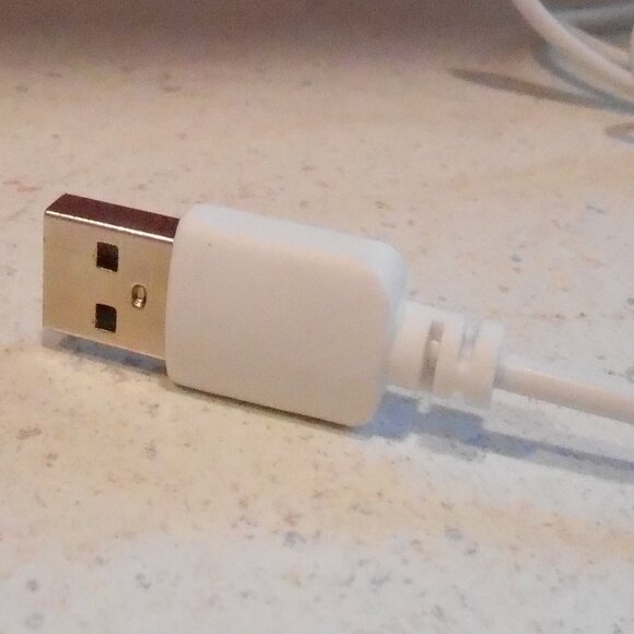 Hello Kitty White & Pink Neon Sign For Girl's Room USB Powered Lighted Sign-NEW - Picture 4 of 6